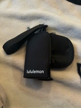 Lulu dual pouch new without tags